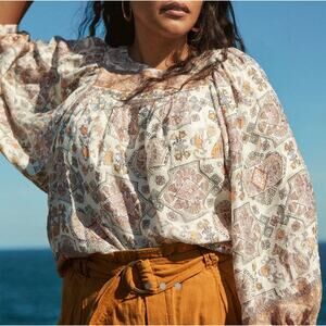 Anthropologie Flora Silk Blouse Neutral Pattern  Leopard/Bird Sz Medium